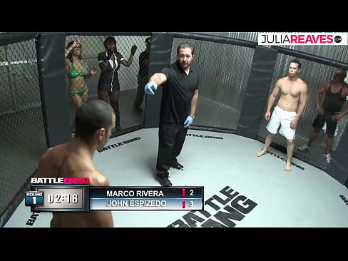 ❤️ Ultimate Fighter ቀለበቱ ውስጥ ከተጣላ በኋላ አንዲት ቁጥር ሴትን ትበዳለች። ☑  በ%am.libporno.ru ﹏